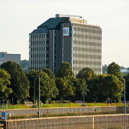 East Five Frankfurt 4*