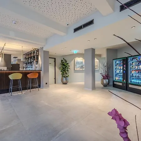 East Five Frankfurt Отель 4*