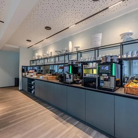 Отель East Five Frankfurt 4*