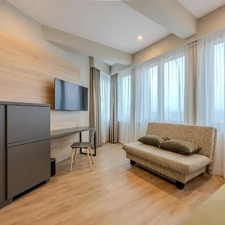 East Five Frankfurt 4*