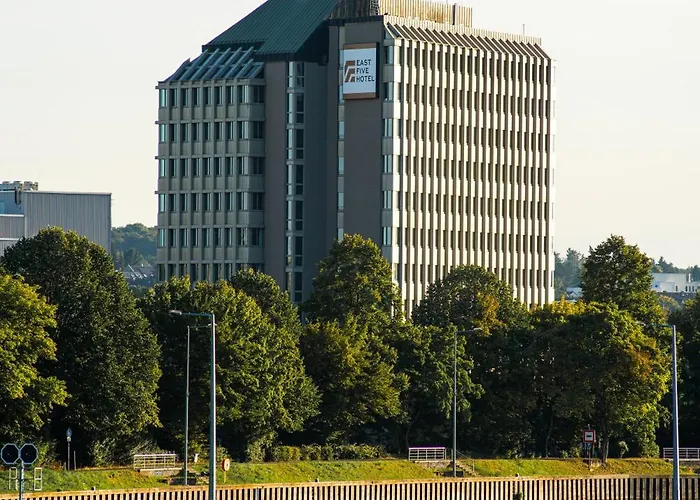 East Five Frankfurt 4*