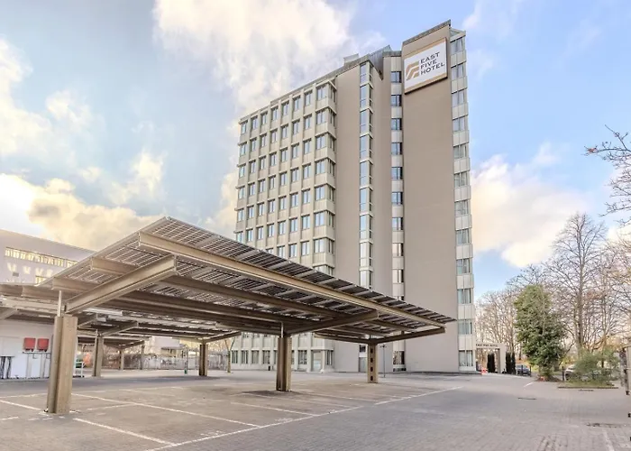 East Five Frankfurt Отель