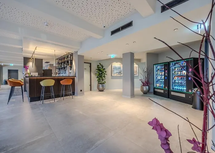 East Five Frankfurt Отель 4*