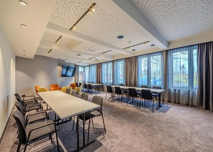 Отель East Five Frankfurt 4*