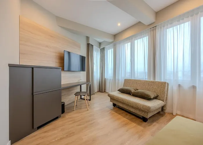 East Five Frankfurt 4*